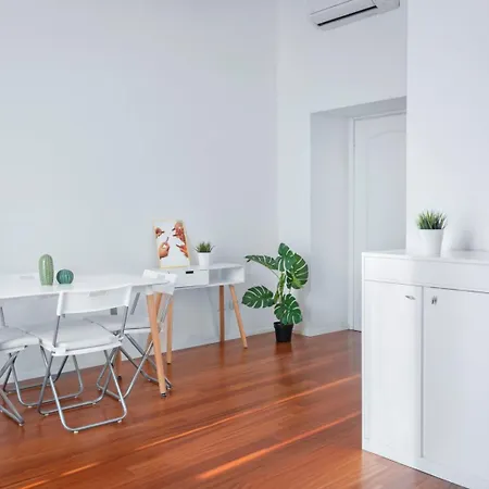 New! Lovely & Friendly In Center A Apartment *