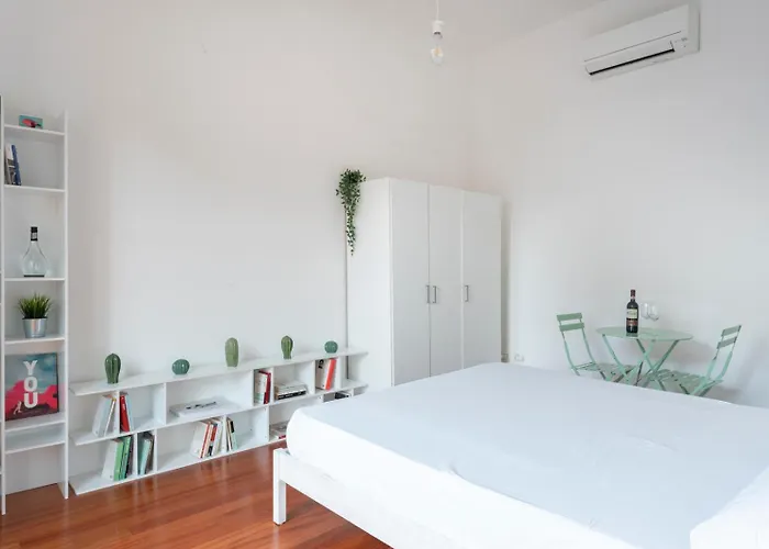 New! Lovely & Friendly In Center A Apartment